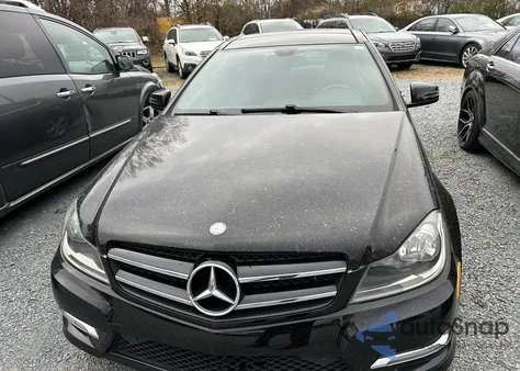 2015 Mercedes-Benz C 250 from USA, damaged, VIN WDDGJ4HB5FG402644